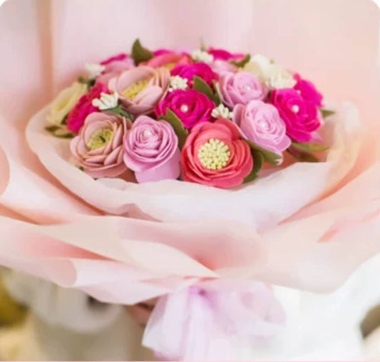 DIY Felt flower bouquet - Pink Roses Felt flower bouquet, Felt flowers DIY kit, No Cutting