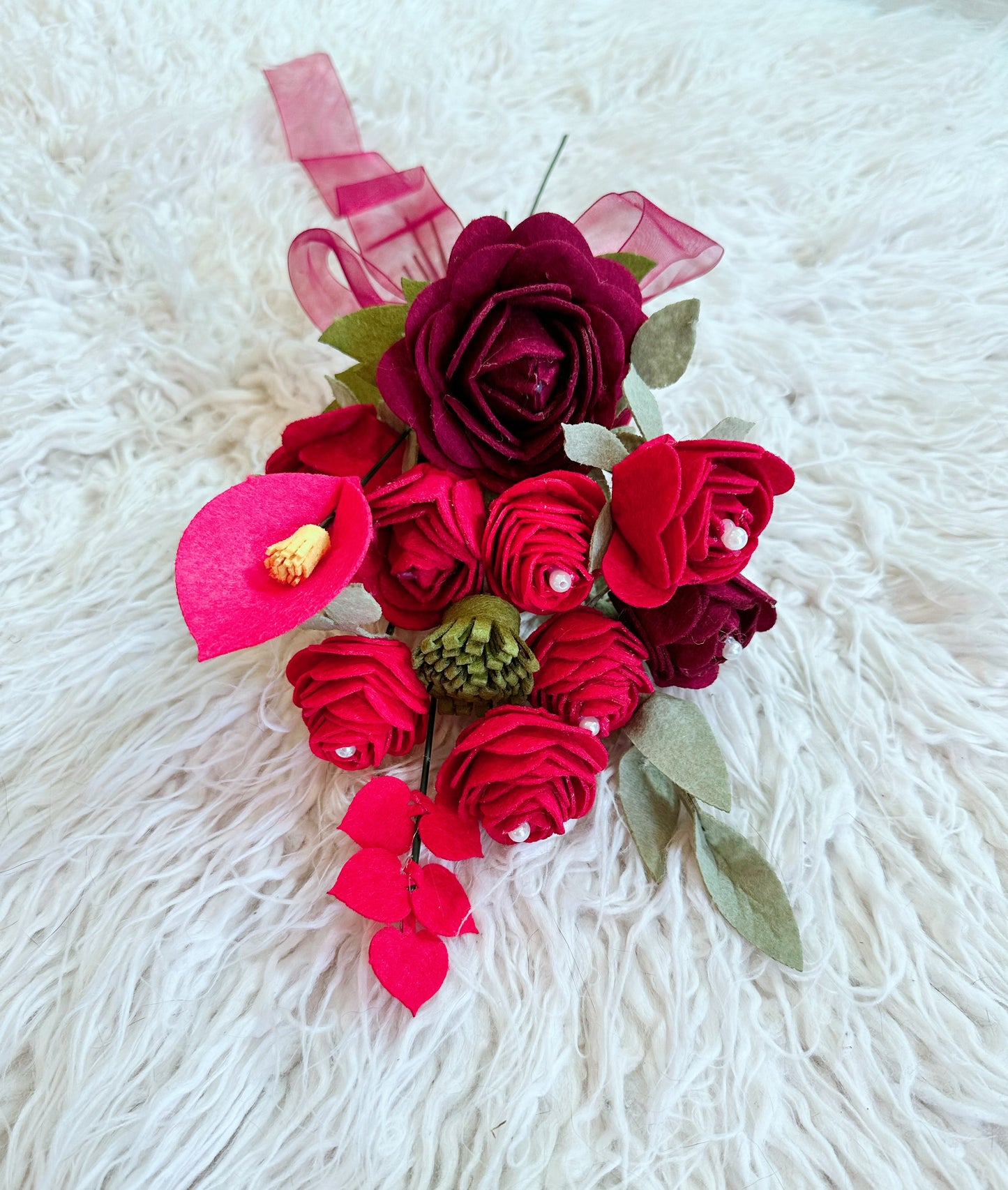 DIY felt flower bouquet - red roses bouquet -  Roses, Calla Lily, heart stems, valentine's day gift