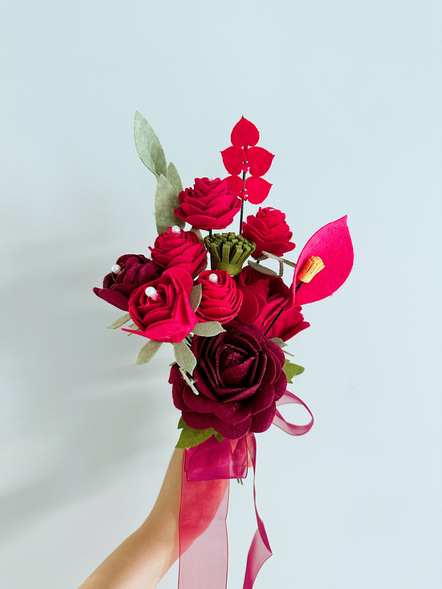 DIY felt flower bouquet - red roses bouquet -  Roses, Calla Lily, heart stems, valentine's day gift