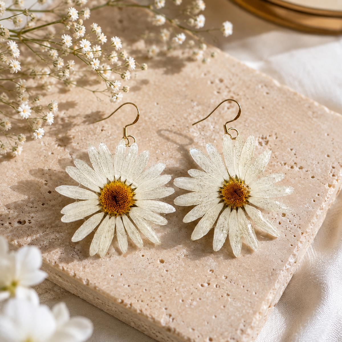 Real Daisy Statement Earrings, Real Flower Earrings, Pressed Flower Jewelry, Botanical Dangle Earrings, Floral Earrings, Nature Lover Gift