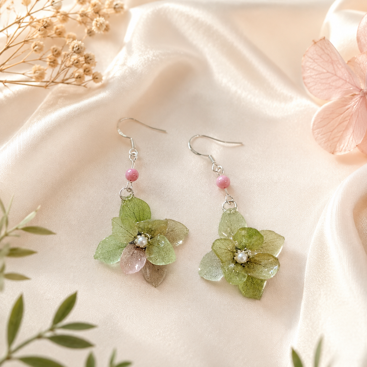 Real Hydrangea Flower Earrings, Pressed Flower Earrings, Green Floral Dangle Earrings, Botanical Jewelry, Nature Inspired Gift for Her